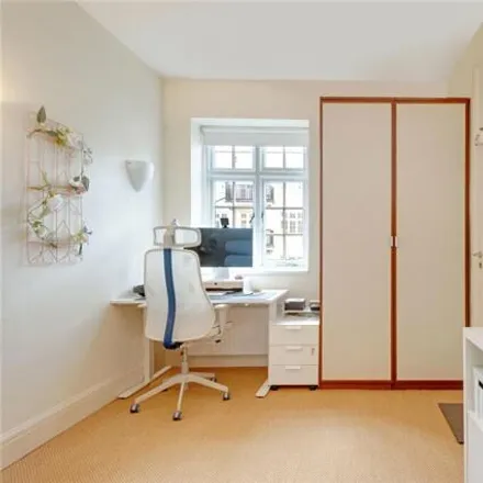 Image 3 - Block 6, Clifton Court, London, NW8 8HT, United Kingdom - Room for rent