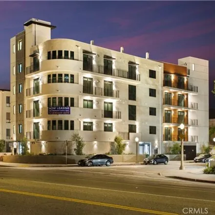 Rent this 2 bed apartment on 4383 Sutton Street in Los Angeles, CA 91403