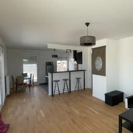 Rent this 4 bed apartment on 13 Rue Édouard Renard in 93120 La Courneuve, France