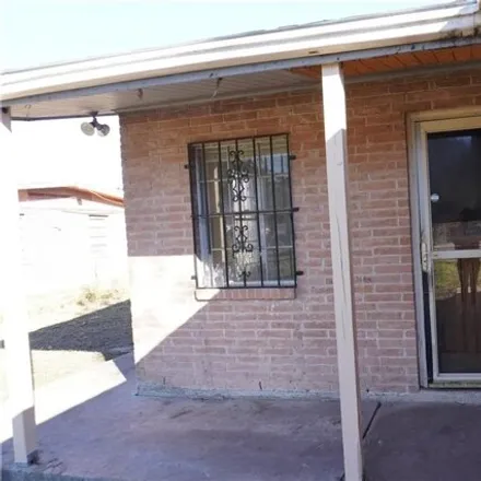 Image 2 - 1021 Silver Avenue, Lunar Heights Colonia, Donna, TX 78537, USA - House for rent