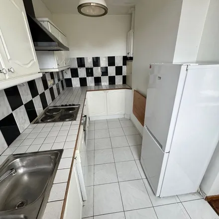 Rent this 1 bed apartment on Avenue Seghers - Segherslaan 48 in 1081 Koekelberg, Belgium