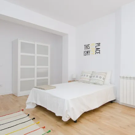 Rent this 6 bed room on Madrid in Calle de Joaquín María López, 23
