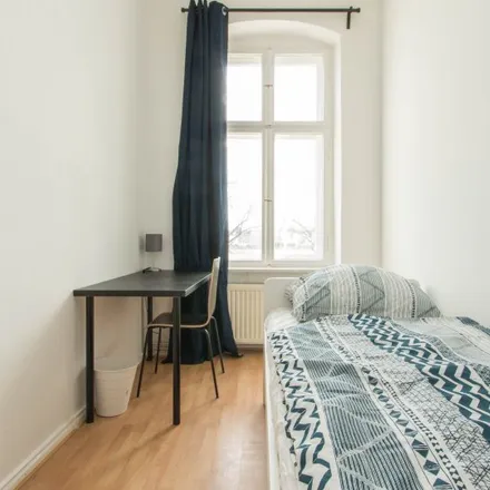 Rent this 5 bed room on Klaustaler Straße in Damerowstraße, 13189 Berlin