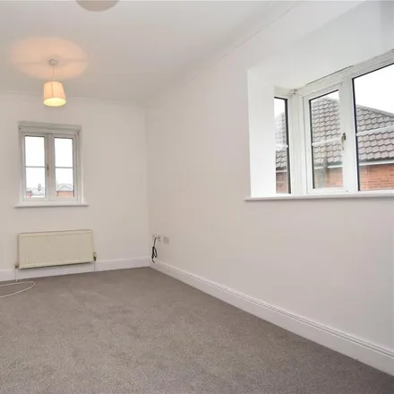 Image 7 - Nicholsons Grove, Colchester, CO1 2XS, United Kingdom - Apartment for rent