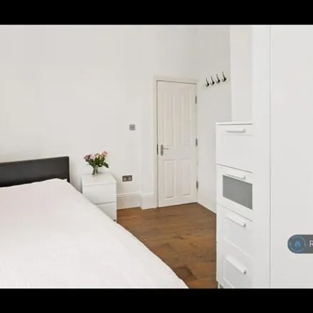 Image 6 - 14 Grittleton Road, London, W9 2DD, United Kingdom - Apartment for rent