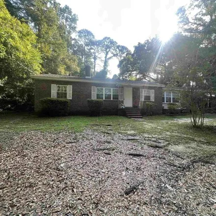 Rent this 4 bed house on 688 Amelia Circle in Tallahassee, FL 32304