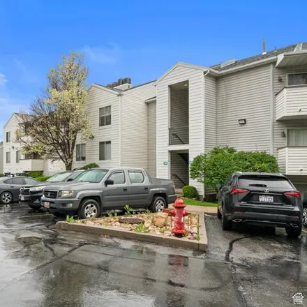 Buy this 3 bed condo on The Preserve Condominiums in 900 East, Salt Lake City