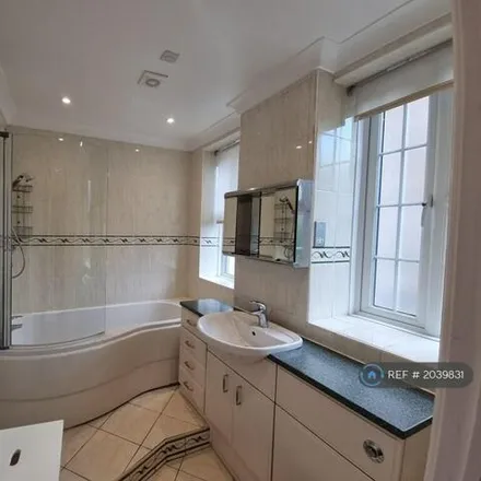 Image 6 - Mandeville Court, Finchley Road, London, NW3 6EX, United Kingdom - Apartment for rent