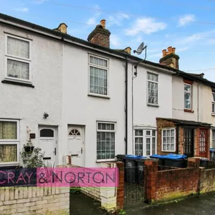 Buy this 2 bed townhouse on Boston Road in London, CR0 3EW