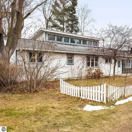 Image 2 - 405 Lake St, Elk Rapids, Michigan, 49629 - House for sale