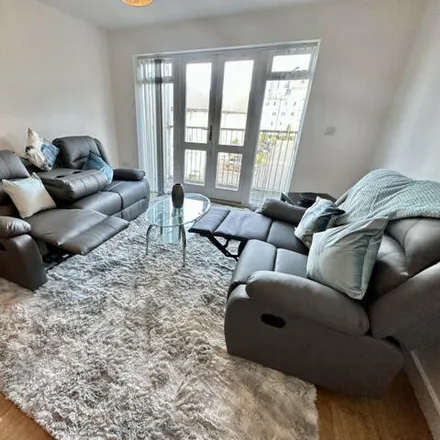 Rent this 1 bed apartment on Park Lodge Avenue in London, UB7 9FE