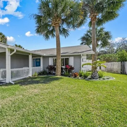 Buy this 3 bed house on 40 Crossleaf Court East in Palm Coast, FL 32137