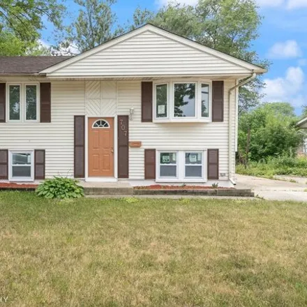 Buy this 3 bed house on 709 Yates Avenue in Romeoville, IL 60446