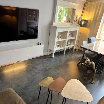 Rent this 3 bed apartment on Dobbelersweg 56 in 20537 Hamburg, Germany