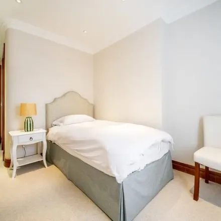 Image 2 - 21-25 Cheval Place, London, SW7 1EW, United Kingdom - Apartment for rent