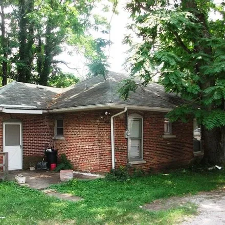 Buy this 3 bed house on 1624 West 7th Street in Bloomington, IN 47404