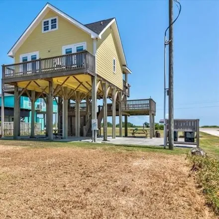 Image 8 - 1024 Seagull Street, Gilchrist, Galveston County, TX 77617, USA - House for sale