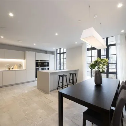 Rent this 4 bed townhouse on 9 Valentine Row in London, SE1 8QH