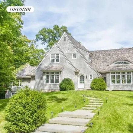Rent this 5 bed house on 40 Deep Woods Lane in Amagansett, East Hampton