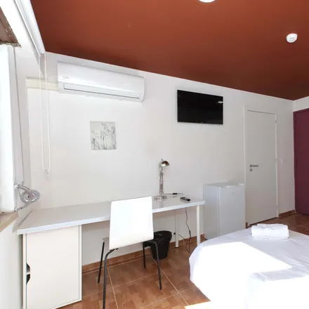 Rent this 1studio room on Rua Ferreira Lapa in 1150-216 Lisbon, Portugal