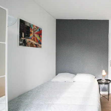 Image 3 - 57 Rue Madame de Sanzillon, 92110 Clichy, France - Room for rent