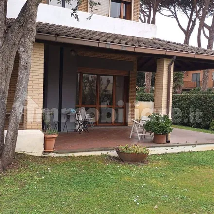 Image 4 - Via Riccione, 00056 Fiumicino RM, Italy - Apartment for rent