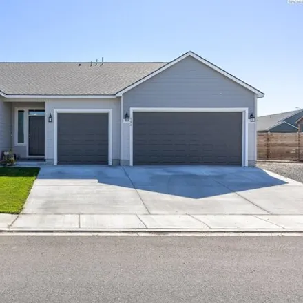 Buy this 3 bed house on Ruby Avenue in WA 98930, USA