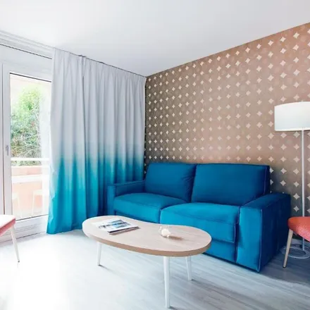 Rent this 2 bed apartment on 3 Boulevard François Grosso in 06000 Nice, France