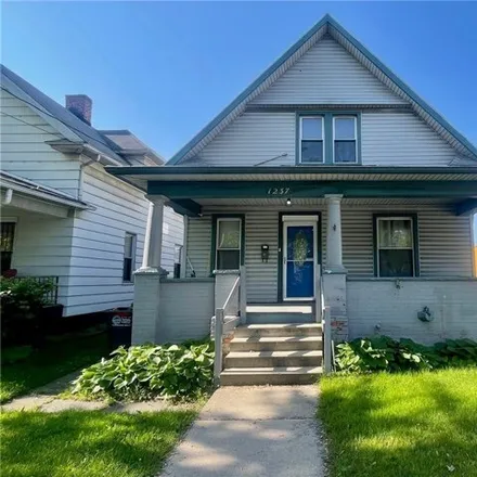 Buy this 3 bed house on 1265 South Avenue in Toledo, OH 43609