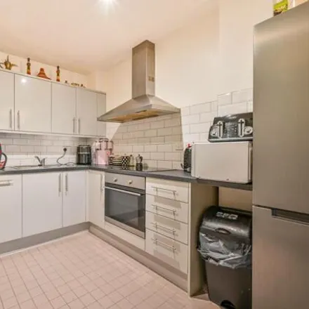 Buy this 1 bed apartment on Narrow Street in Londres, London