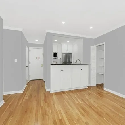 Image 6 - 679 West 239th Street, New York, NY 10471, USA - Apartment for sale