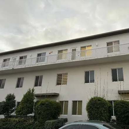 Rent this 3 bed condo on 10220 Northwest 63rd Terrace in Doral, FL 33178