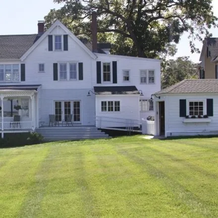 Image 1 - 2 Sylvan Place, Shelter Island Heights, Suffolk County, NY 11965, USA - House for rent