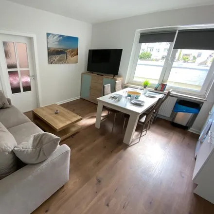 Rent this 2 bed apartment on Rethelstraße 141 in 40237 Dusseldorf, Germany