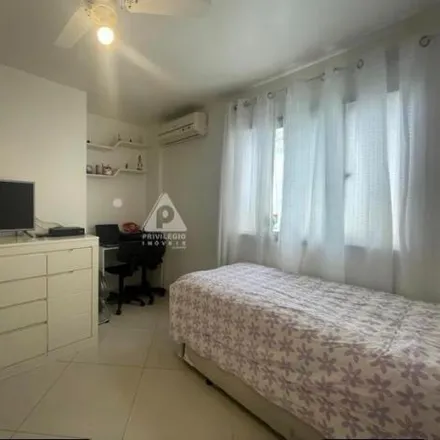 Buy this 2 bed apartment on Rua Santa Alexandrina in Rio Comprido, Rio de Janeiro - RJ