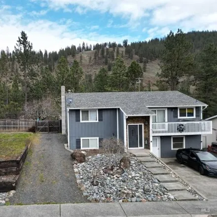 Buy this 4 bed house on 12359 Grand Avenue in Orofino, ID 83544