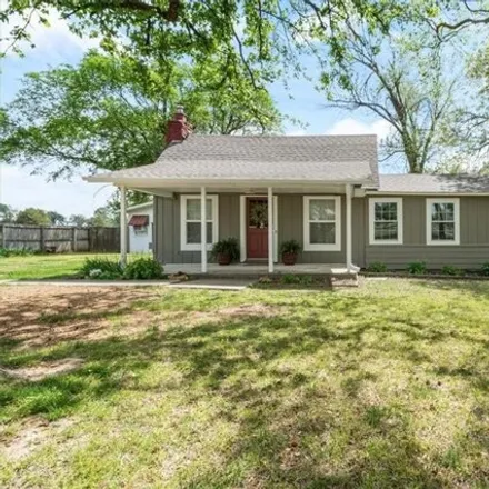 Buy this 3 bed house on 2010 West Central Street in Siloam Springs, AR 72761