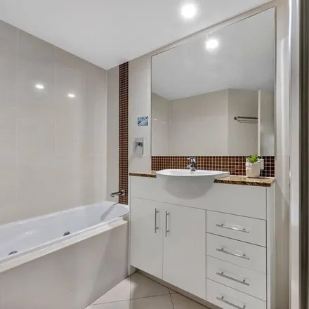 Image 4 - Scarborough, City of Moreton Bay, Greater Brisbane, Australia - Apartment for rent
