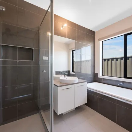 Image 6 - Crawford Rise, Cobblebank VIC 3338, Australia - Apartment for rent