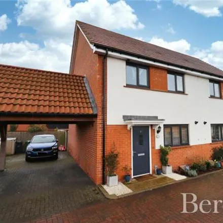 Buy this 3 bed duplex on Mons Way in Maldon, CM9 6FU