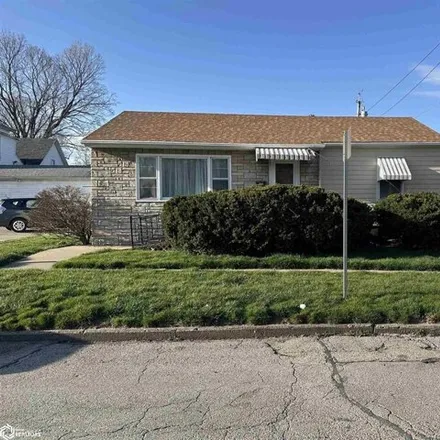 Buy this 2 bed house on 178 Harrison Avenue in Burlington, IA 52601