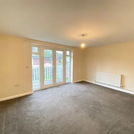 Rent this 4 bed duplex on Hylton Road in High Wycombe, HP12 4BZ