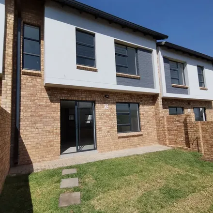 Image 4 - Felicia Street, Fir Grove, Akasia, 0118, South Africa - Townhouse for rent