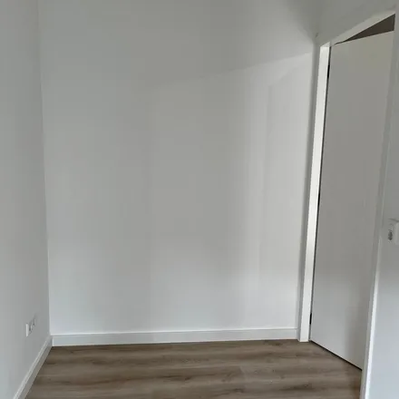 Rent this 2 bed apartment on Mierloseweg 317 in 5707 AK Helmond, Netherlands