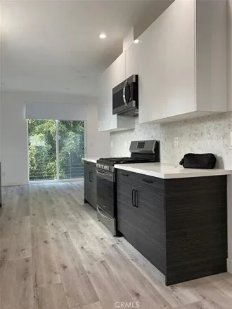 Image 2 - 776 North Ridgewood Place, Los Angeles, CA 90038, USA - Townhouse for rent