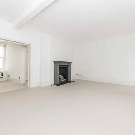 Image 3 - 150 Old Brompton Road, London, SW5 0BE, United Kingdom - Apartment for rent