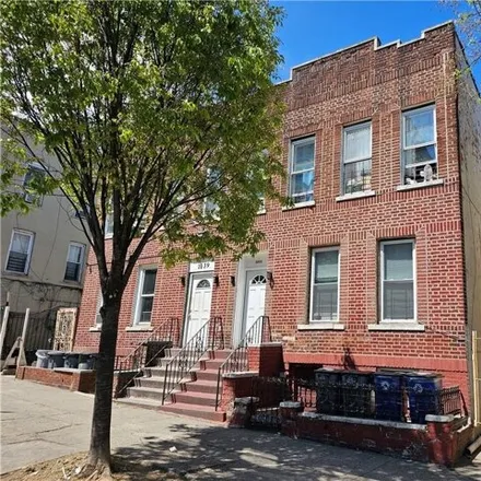 Image 1 - 1041 Lowell Street, New York, NY 10459, USA - House for sale