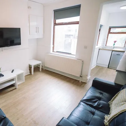 Rent this 1 bed townhouse on 458 Ecclesall Road in Sheffield, S11 8PJ