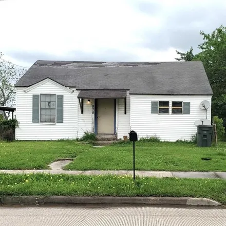 Rent this 2 bed house on 1864 Delaware Street in Beaumont, TX 77703
