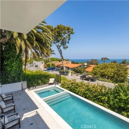 Image 2 - 528 Via Pinale, Palos Verdes Estates, CA 90274, USA - House for rent